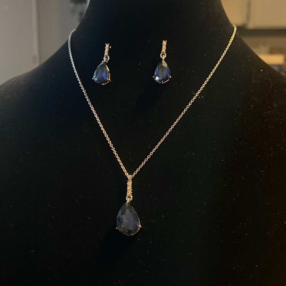 Necklace and earrings set Sapphire blue Crystal